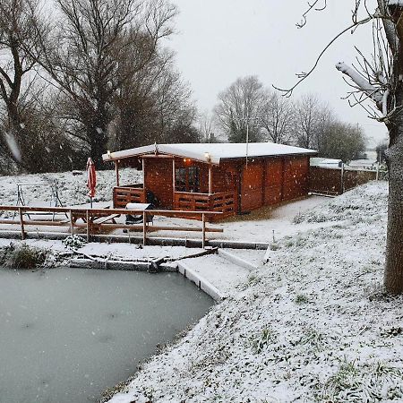 East Pool Cabin Линкольн Экстерьер фото